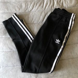 ADIDA SWEATPANTS